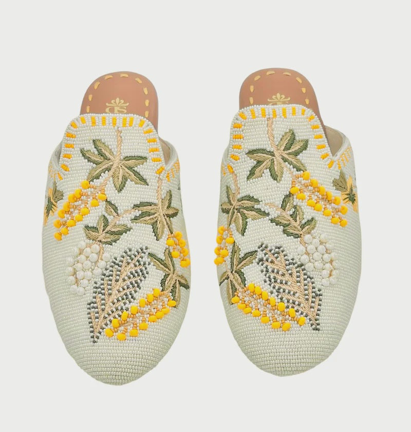 Meadow Beaded Slippers with Flower Pattern / Off White + Yellow