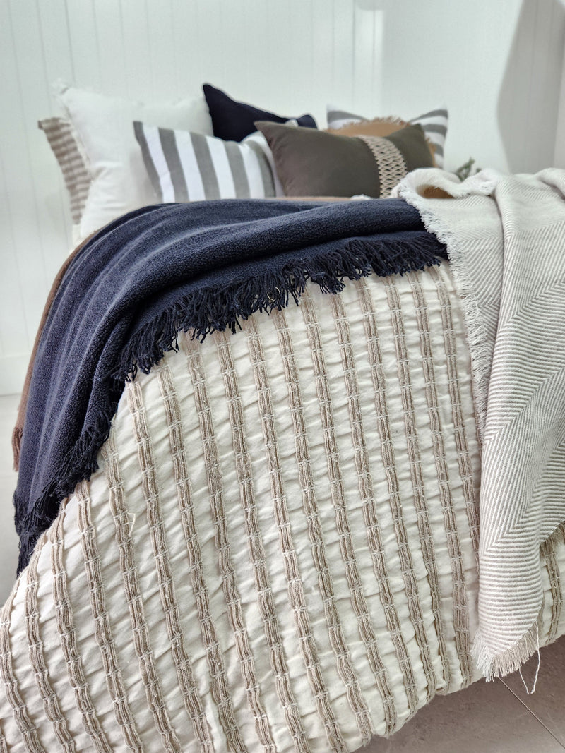 Troyes Jacquard Doona Set / Striped