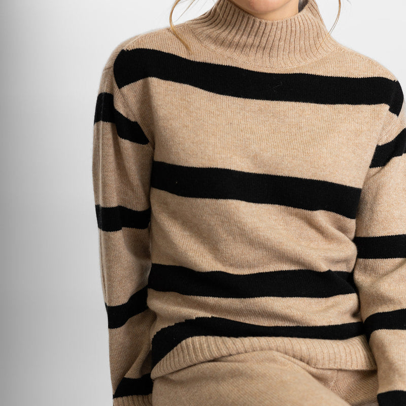 Polo Neck Jumper / Camel + Black