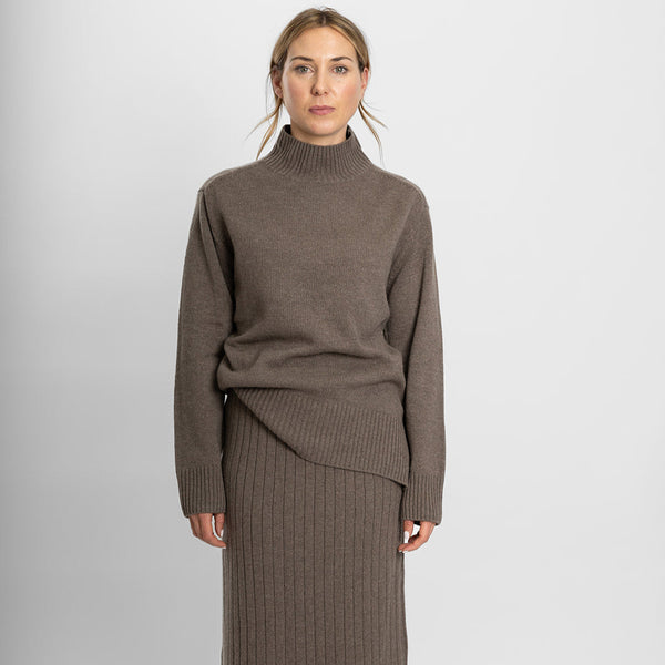 Polo Neck Jumper / Brown