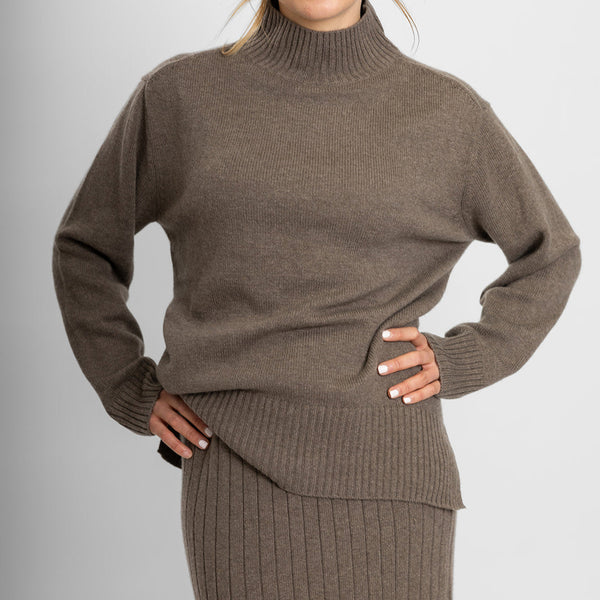 Polo Neck Jumper / Brown