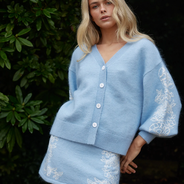 Agnes Cardi / Powder