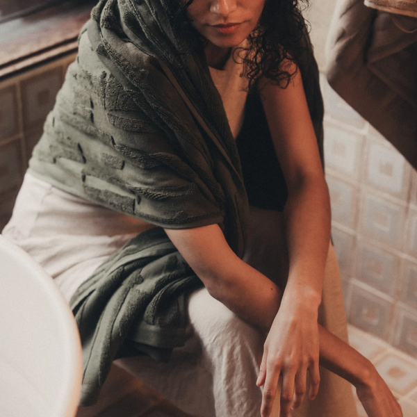 Architectural Bath Towel / Dark Olive