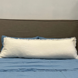 Briar Oblong Cushion w Fringe / White