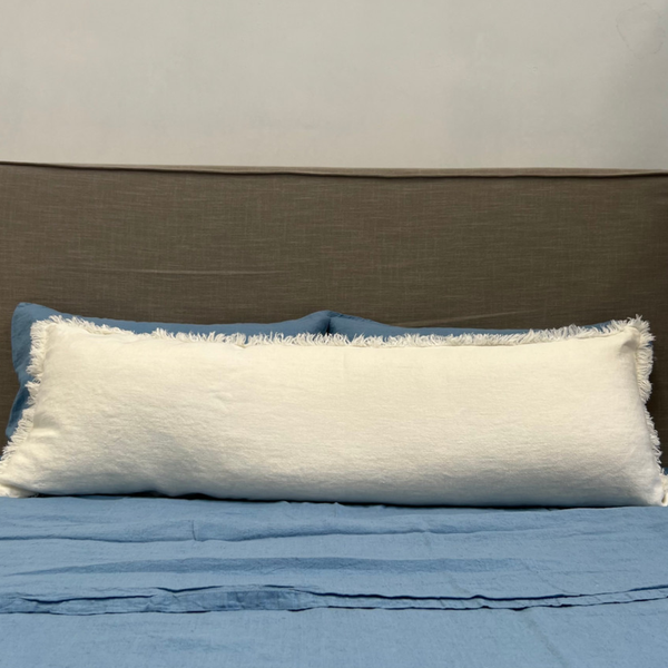 Briar Oblong Cushion w Fringe / White