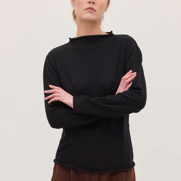 The Funnel Neck Top / Black