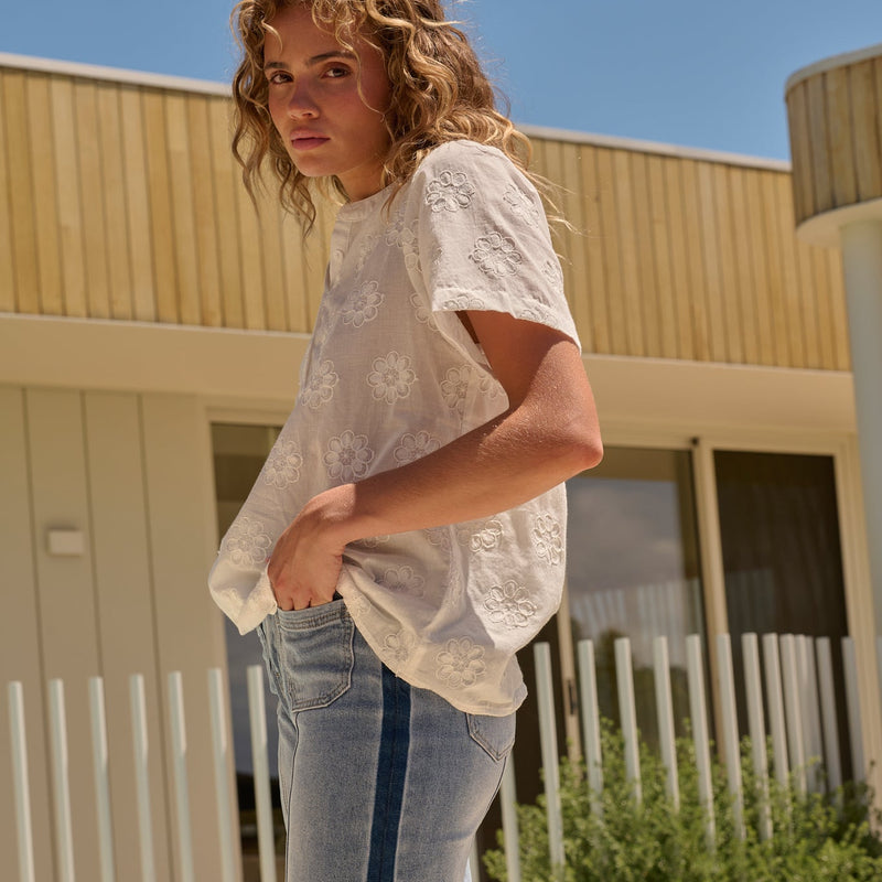 Kayla Shirt / White Flowers