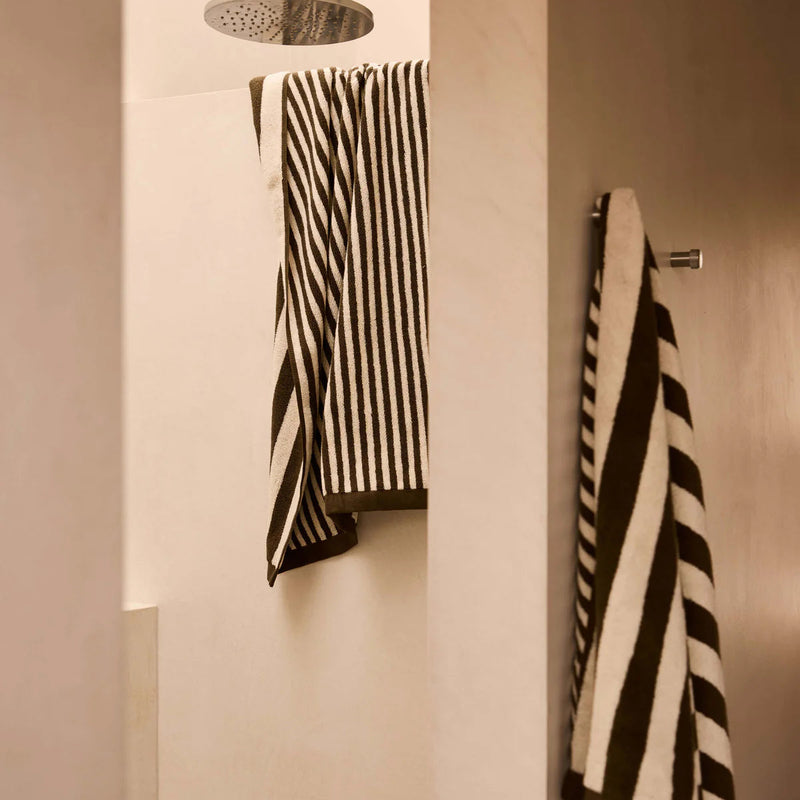 Raye Bath Towel / Olive