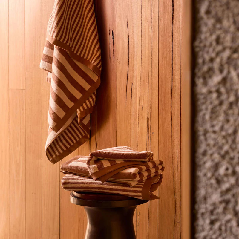 Raye Bath Towel / Terracotta