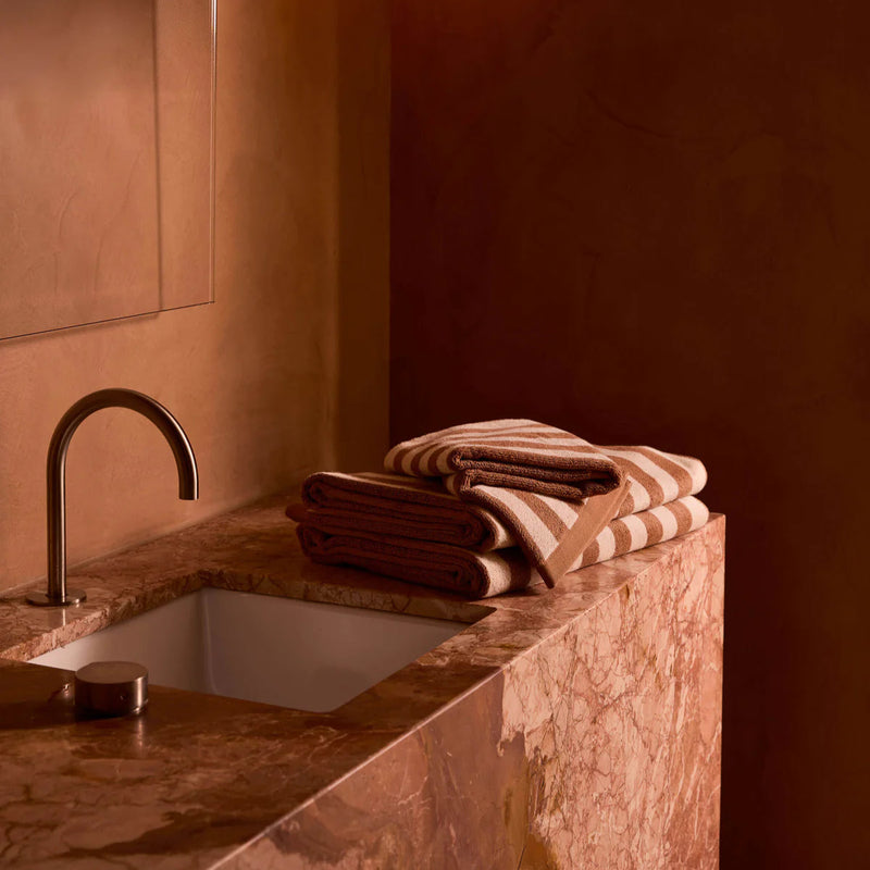 Raye Bath Towel / Terracotta