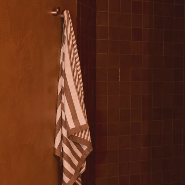 Raye Bath Towel / Terracotta