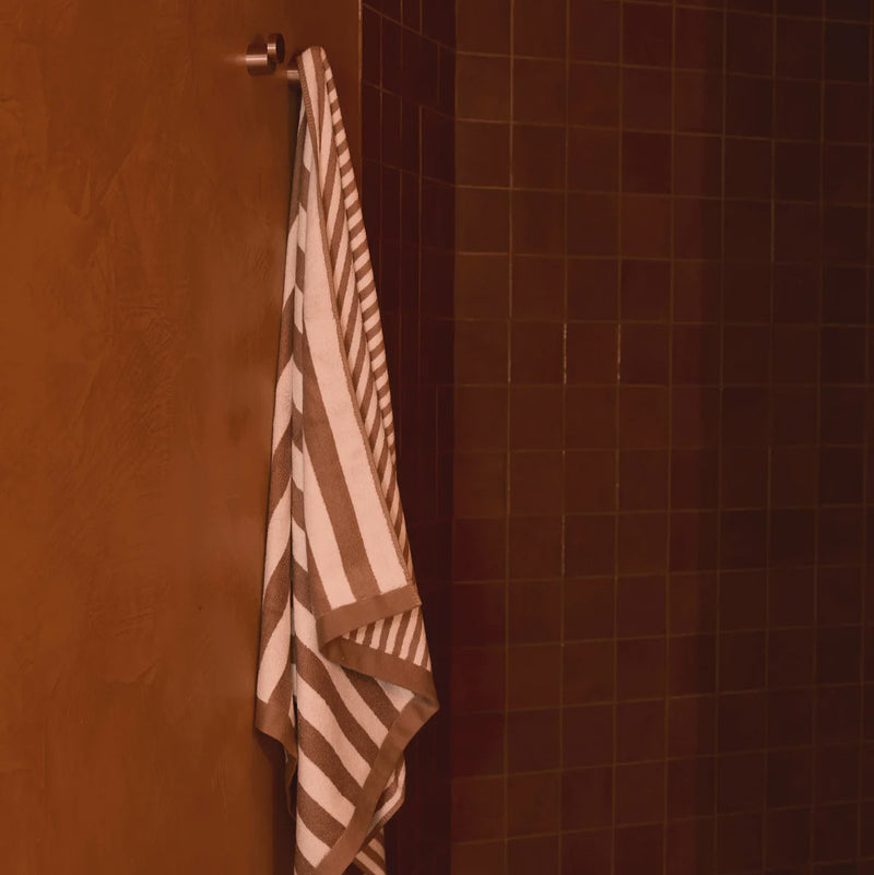 Raye Bath Towel / Terracotta