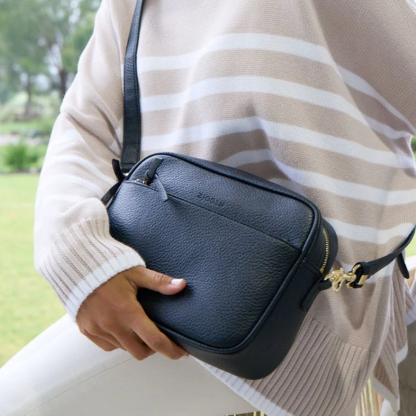 Leah Cross Body Bag / Black