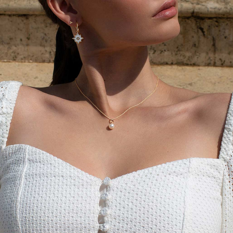 Pearl Necklace / Gold