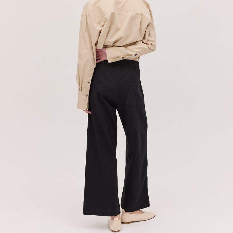 The Relaxed Tailored Pant / Black