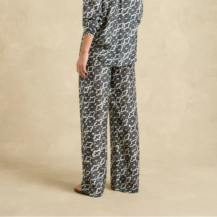 Azra Pant / Pathway Charcoal