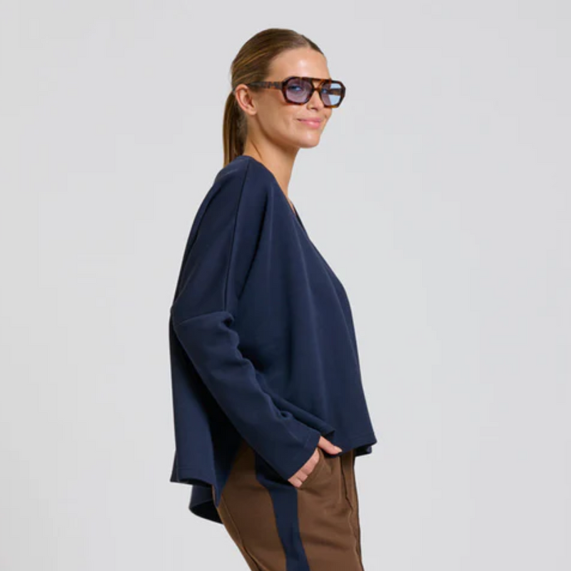 Scuba V Neck Sweatshirt / Navy