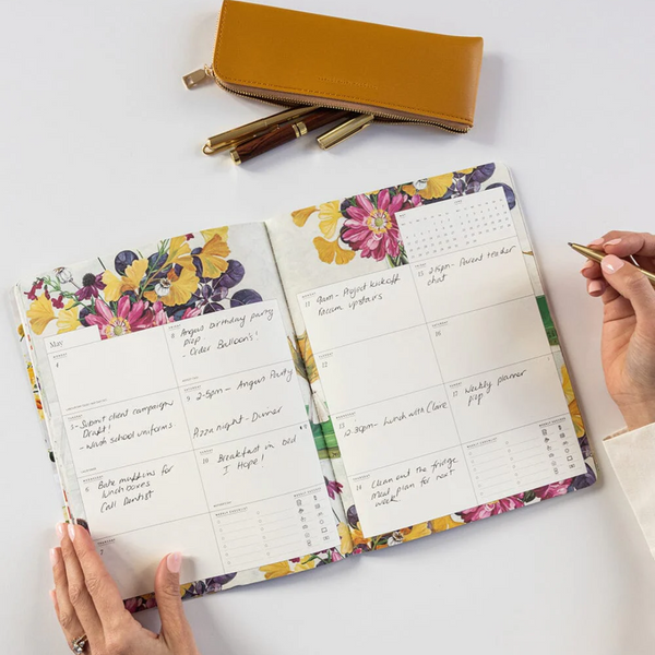 2026  Weekly Calendar Notebook