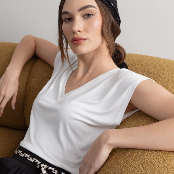 Sleeveless V Neck T-Shirt / White