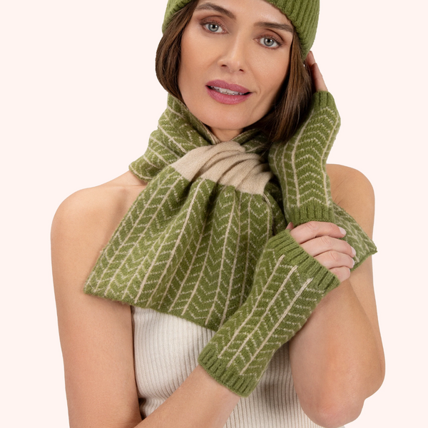 Niamh Wrist Warmers / Olive