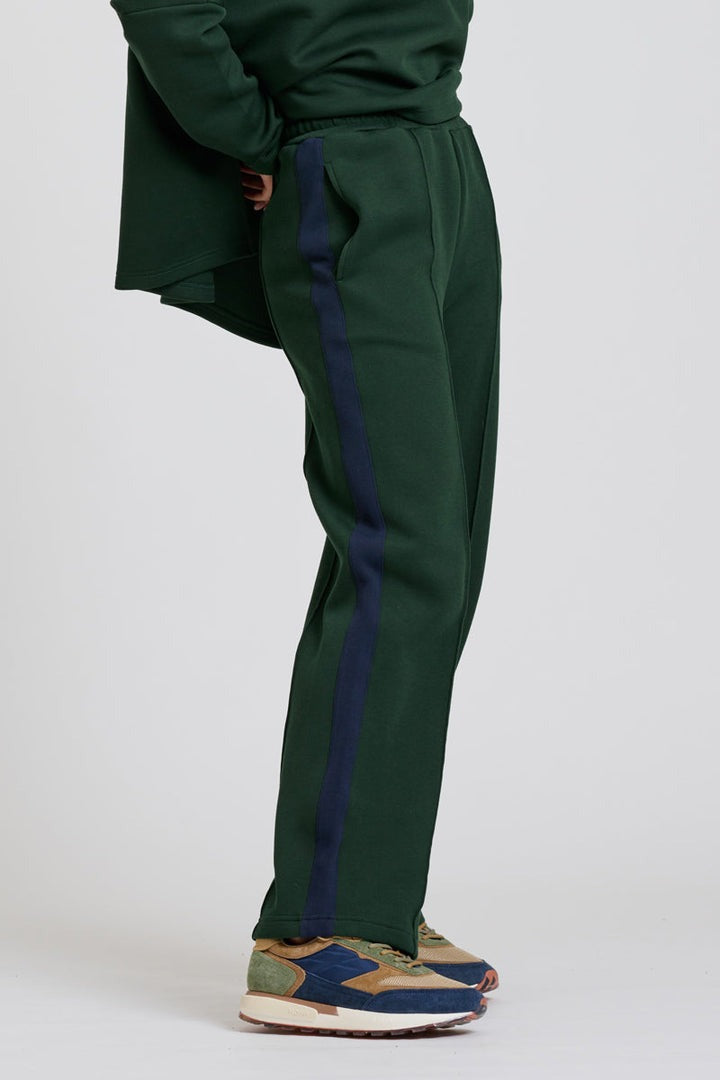 Scuba Trackpant / Racing Green + Navy Stripe