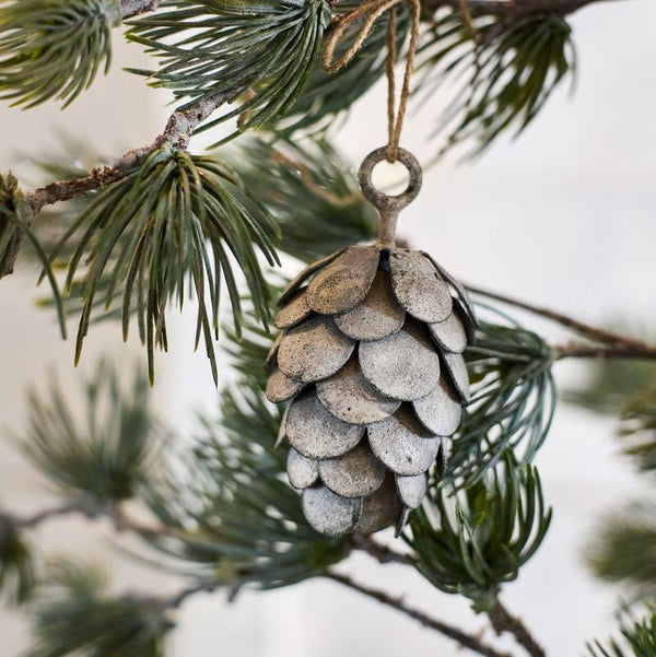 Hanging Short Pinecone / Ash Grey