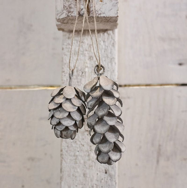 Hanging Long Pinecone / Ash Grey
