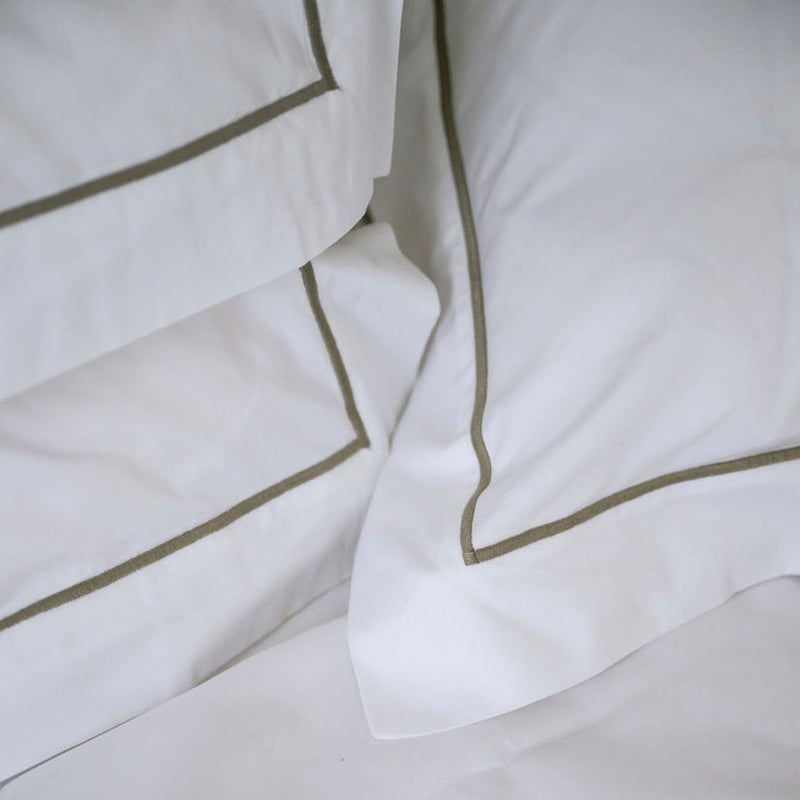 Grace King Flat Sheet / Taupe Satin Stitch