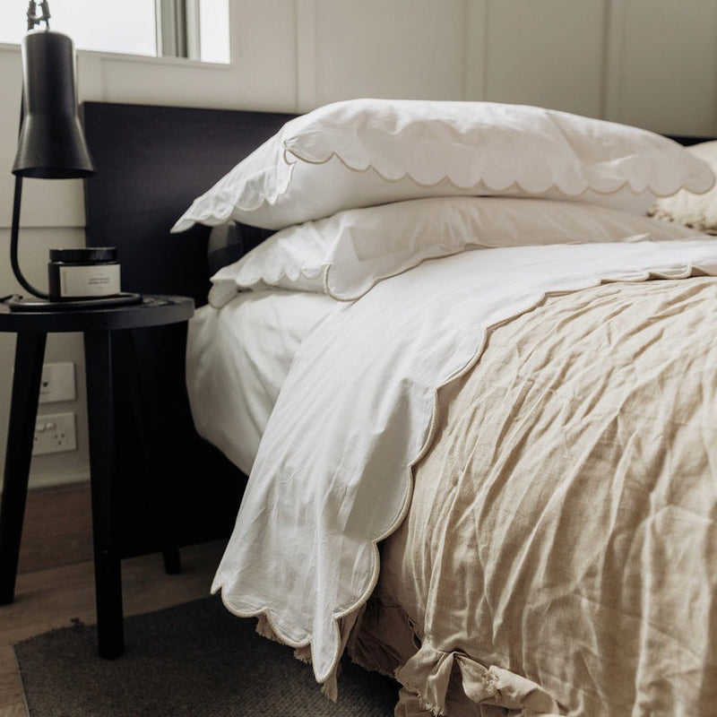 Scallops Queen Flat Sheet / Natural