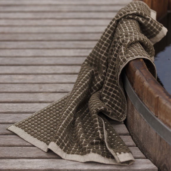 Nero Cotton Hand Towel / Ivy + Cream