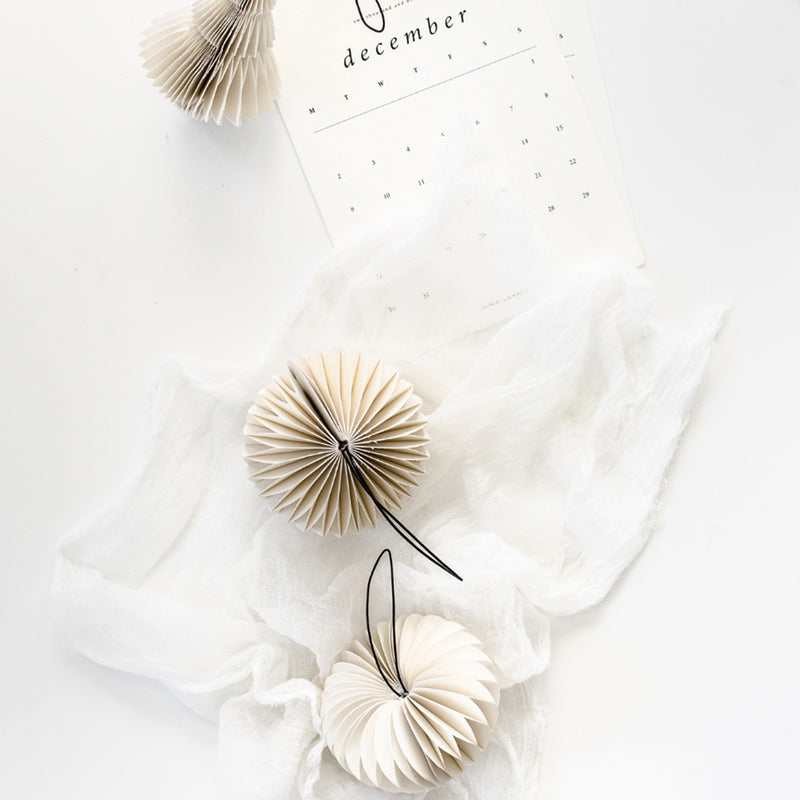 Paper Tree Ornament / Off White