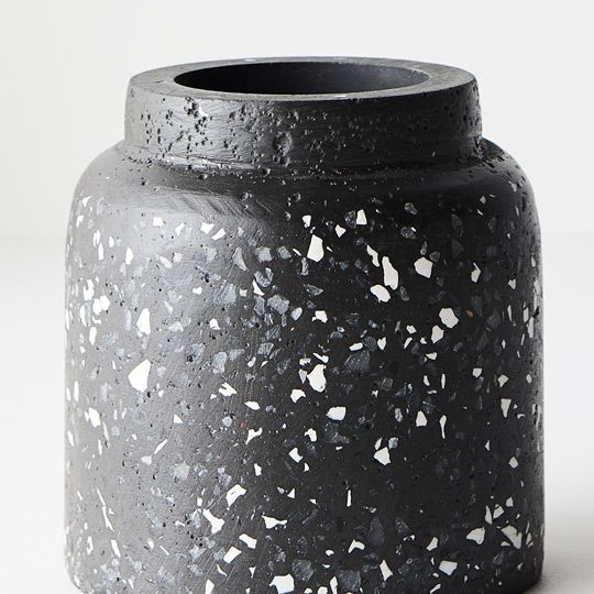 Tucci Short Vase Black