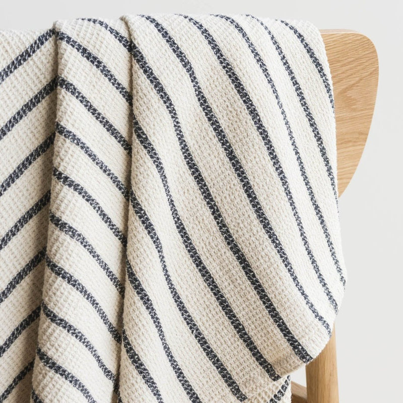 Stripe Waffle Bath Towel / Natural Navy